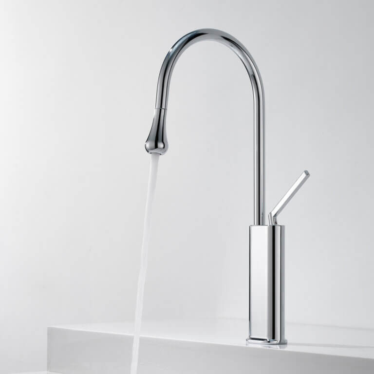 360° Swivel Pull-Out Kitchen Faucet, Modern Design, Perfect for Kitchen, Bar, RV, and Laundry Cleaning